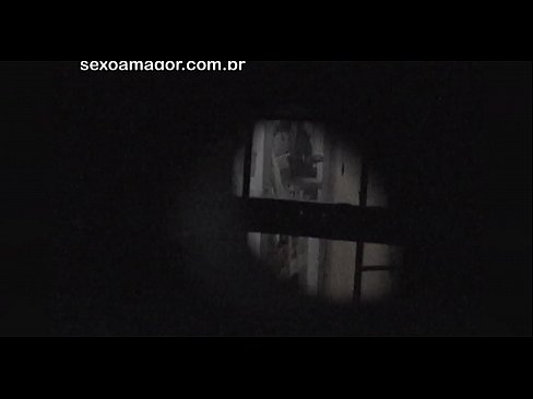❤️ Lourinho é filmado secretamente por um voyeur de bairro escondido atrás de tijolos ocos ❤️❌ Porno em pt.pornmega.ru ❌️